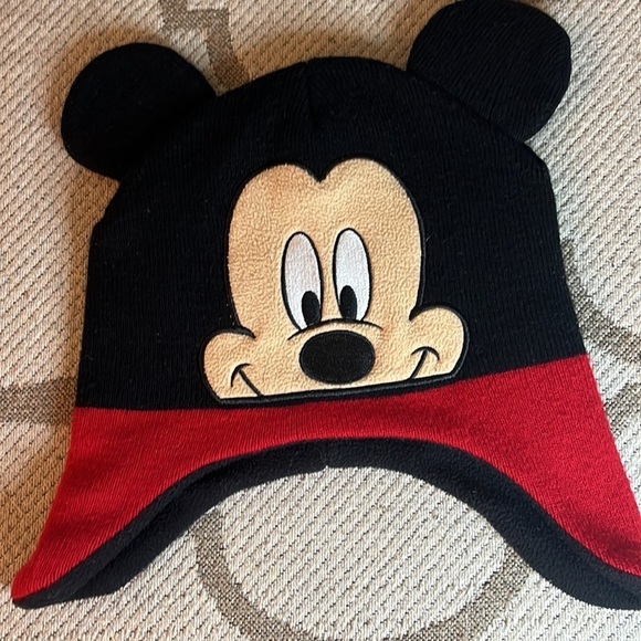 Disney Mickey Mouse hat & mittens - Picture 5 of 11